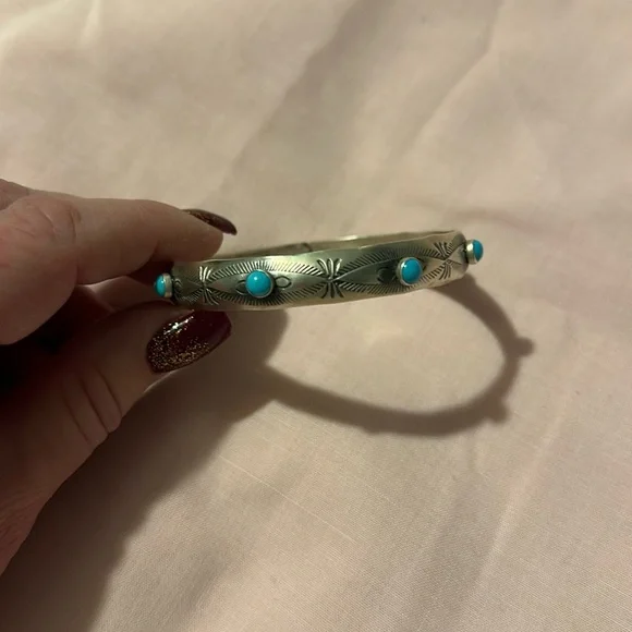 Kingman Turquoise Bangle - Picture 3 of 7